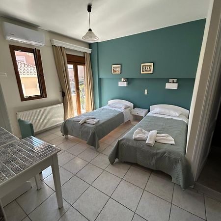 Roxani Studios-Apartments Петра Екстер'єр фото
