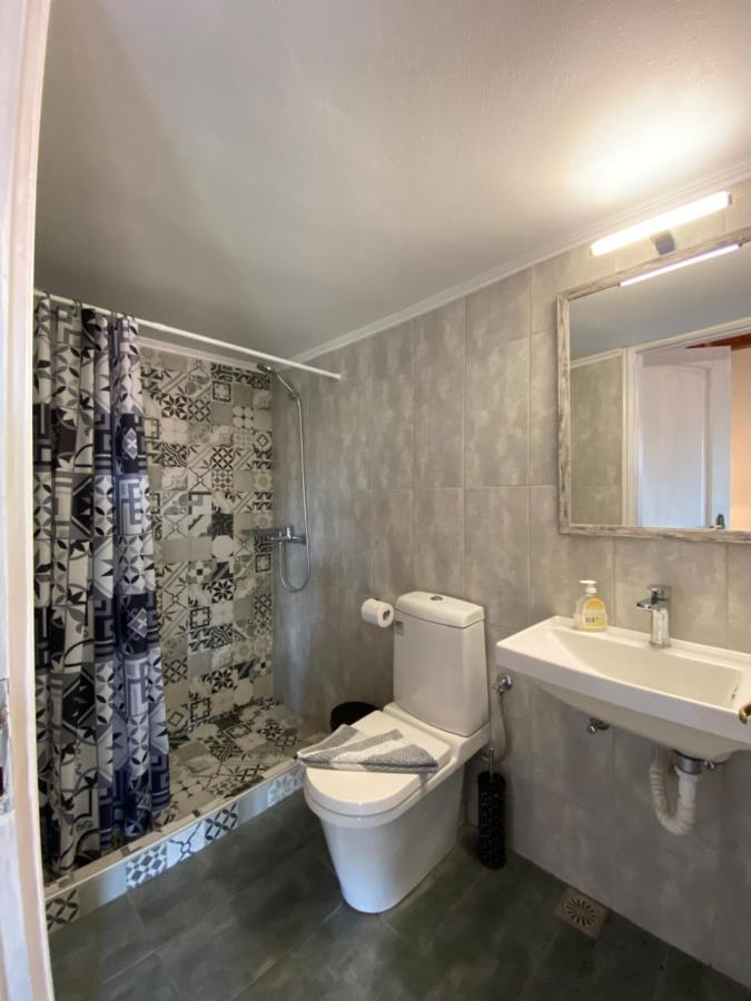 Roxani Studios-Apartments Петра Екстер'єр фото